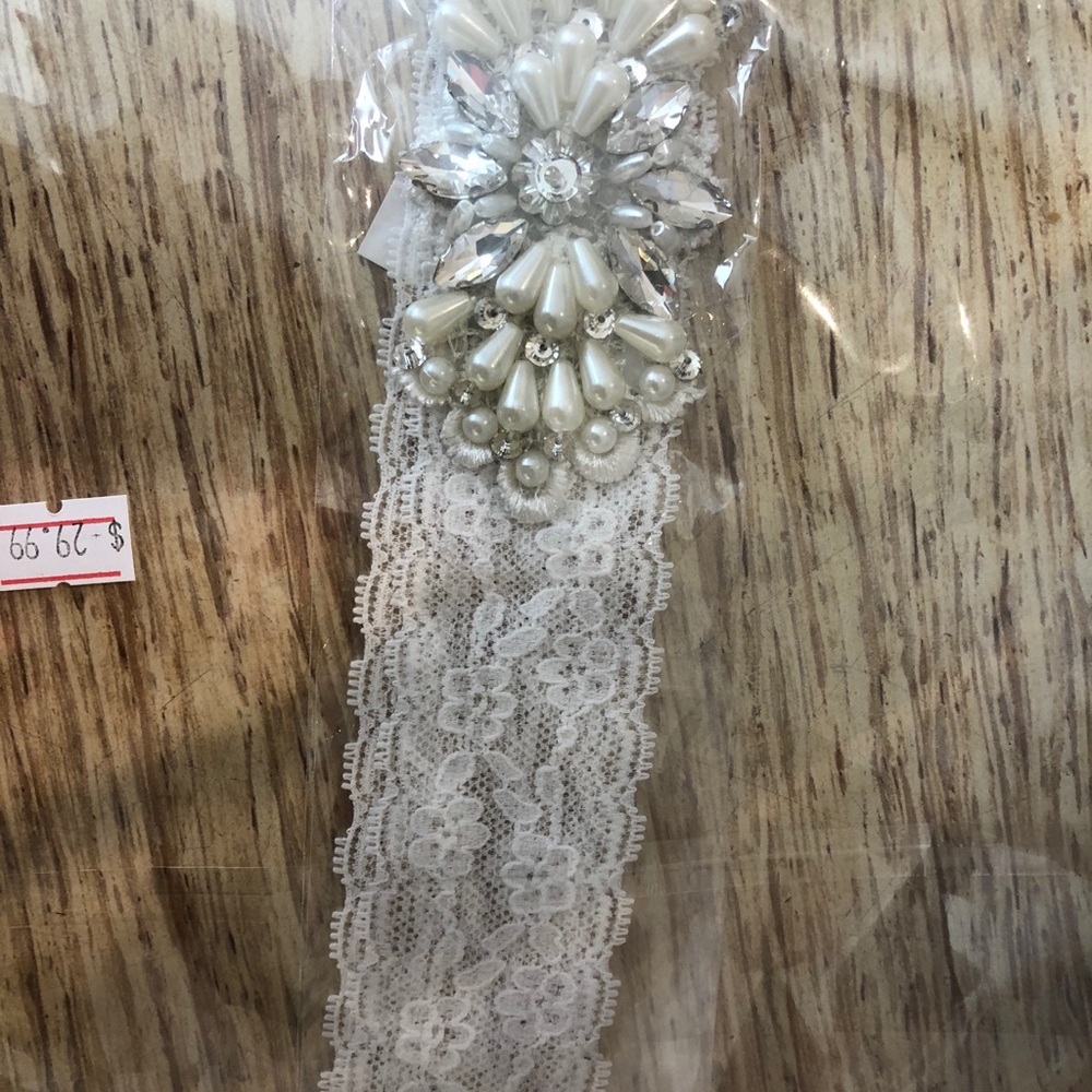 Garters - Picture 10 of 13